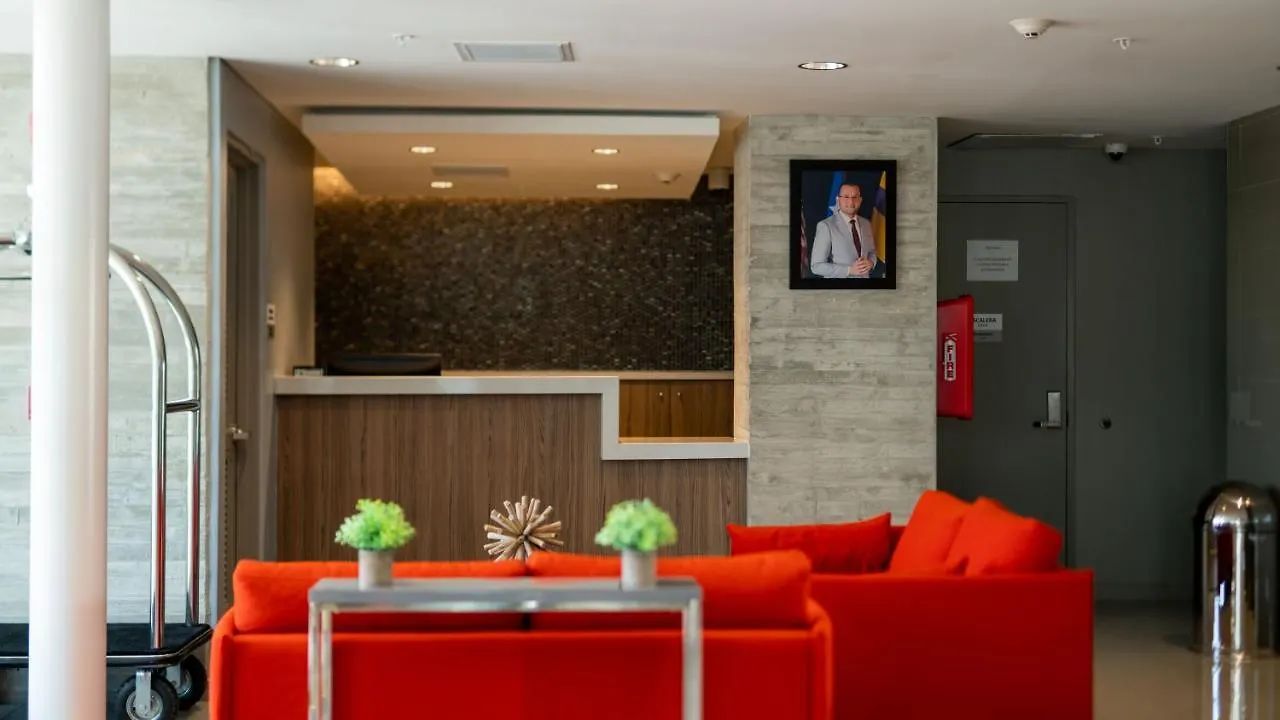 Royal Delonix Hotel Penuelas