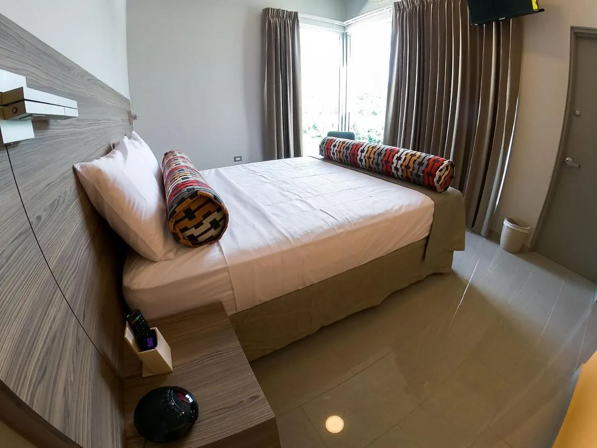 Royal Delonix Hotel Penuelas