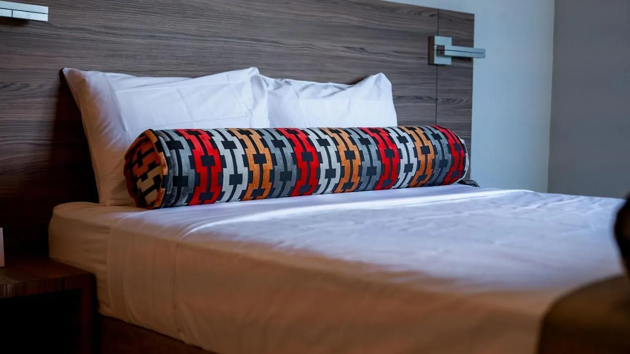 Royal Delonix Hotel Penuelas