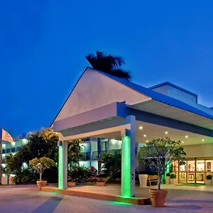 Resort & El Tropical Casino By Ihg ***